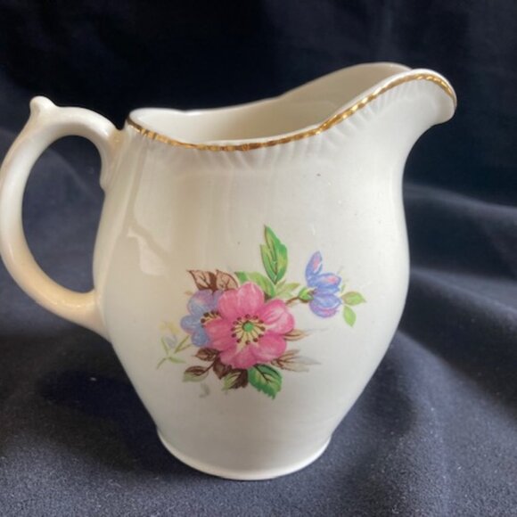 Vintage Royal Swan Staffordshire Creamer/ Milk Jug - Picture 2 of 6